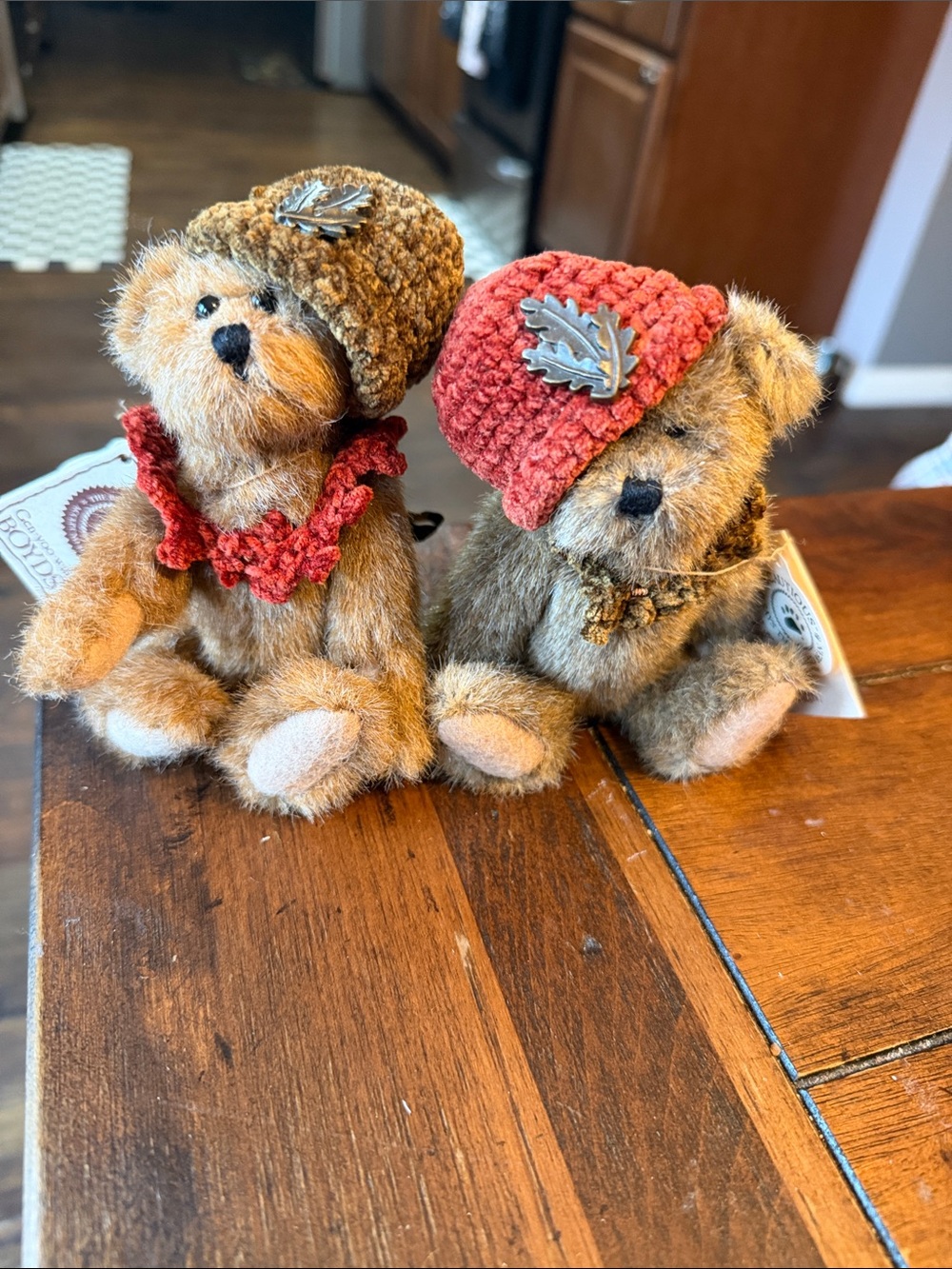 Boyd’s Bears Gen-yoo-wine Handmade vintage collectible perfect for fall